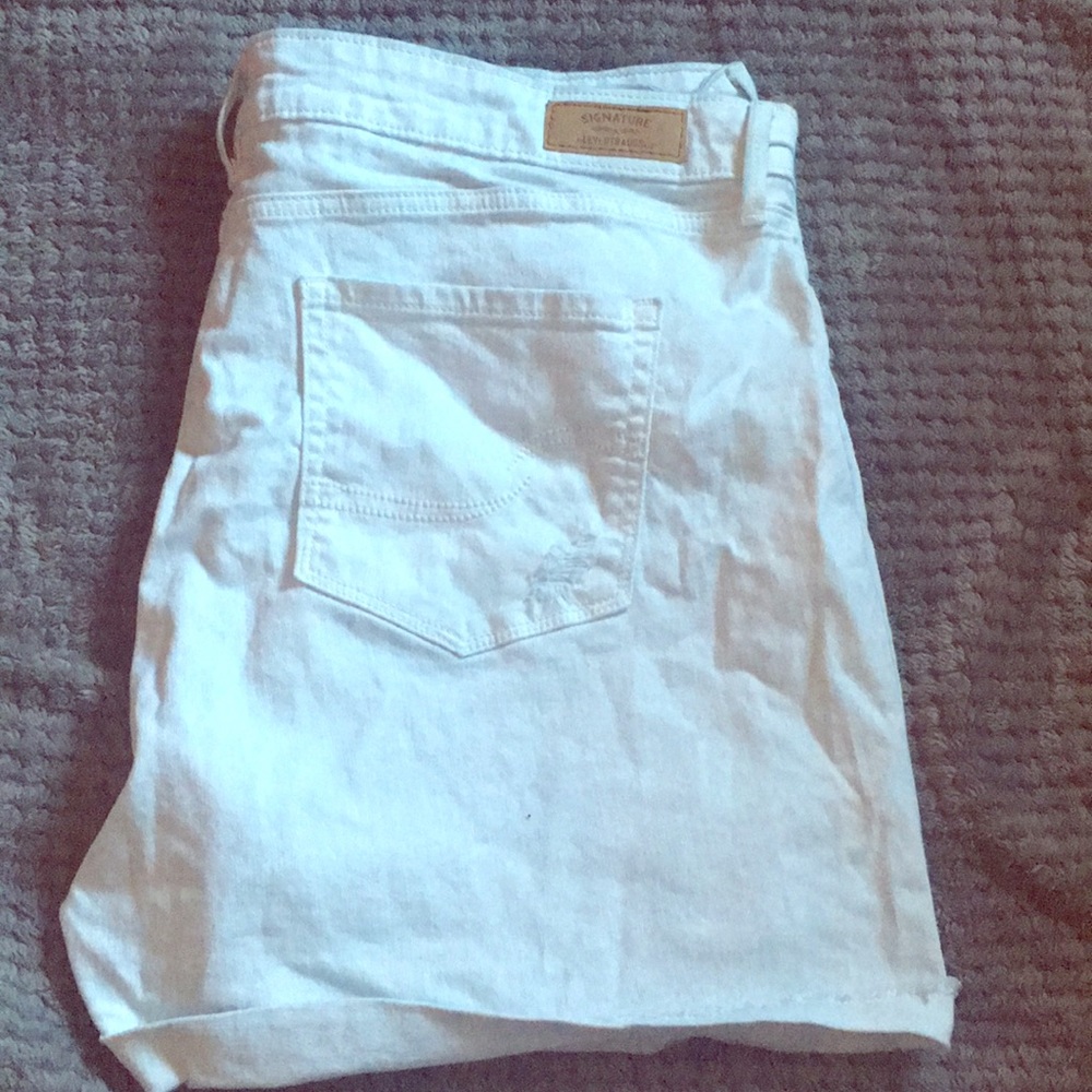 Levi’s white jean shorts